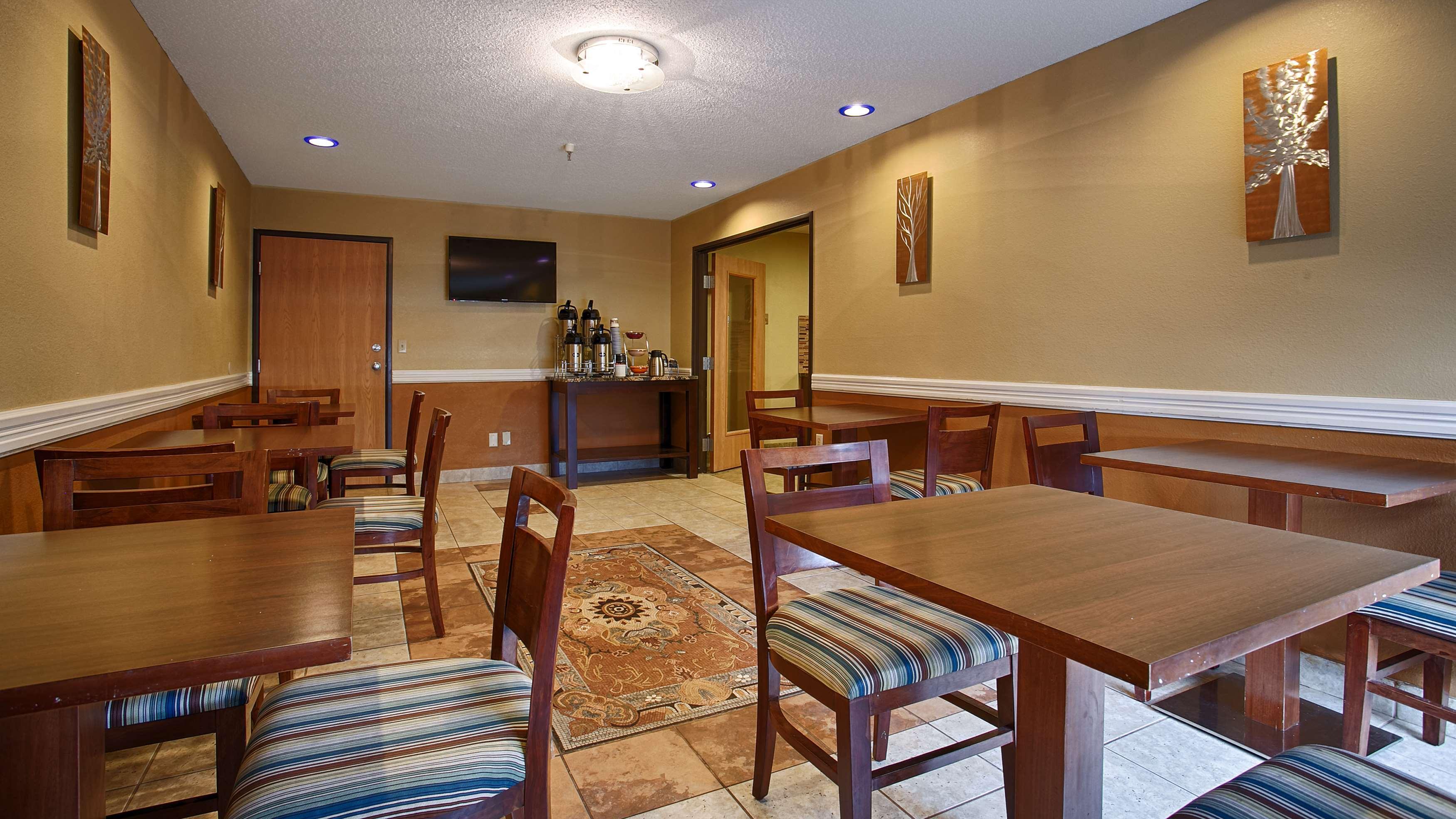 Best Western Alexandria Inn Bagian luar foto