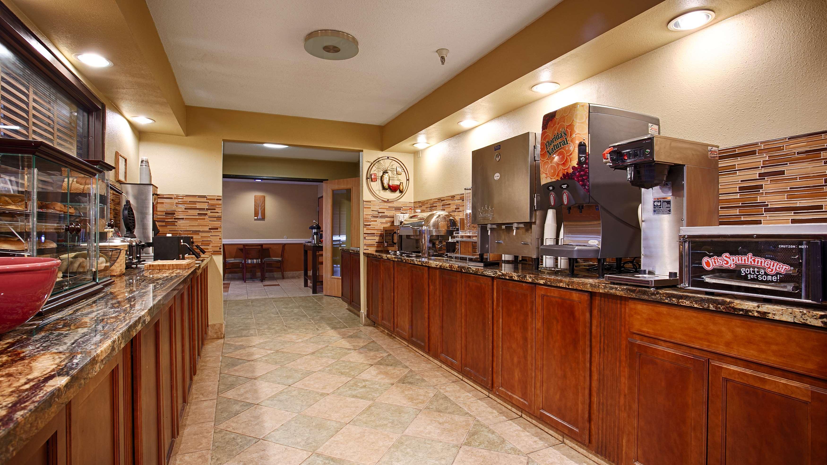 Best Western Alexandria Inn Bagian luar foto
