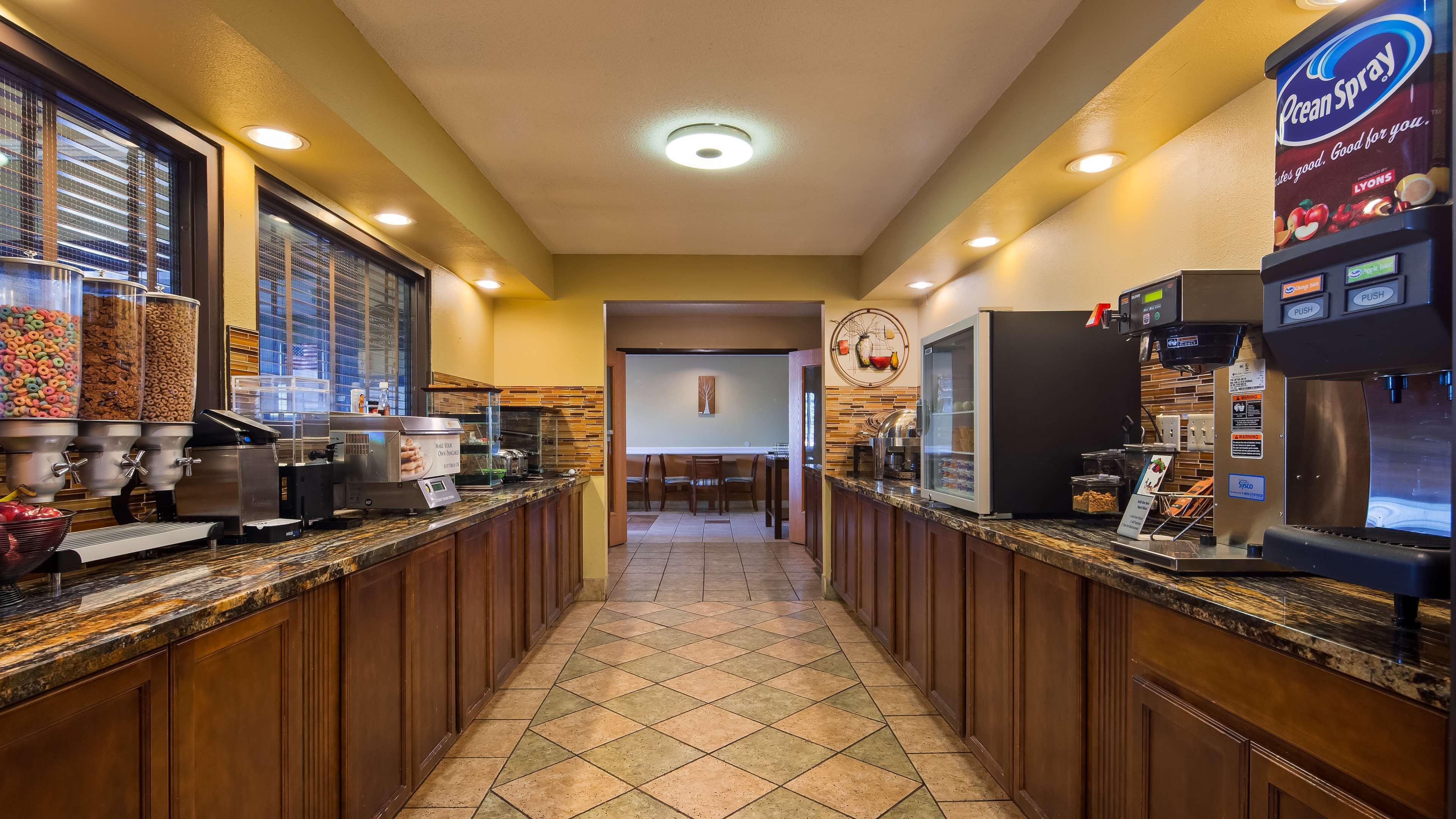 Best Western Alexandria Inn Bagian luar foto