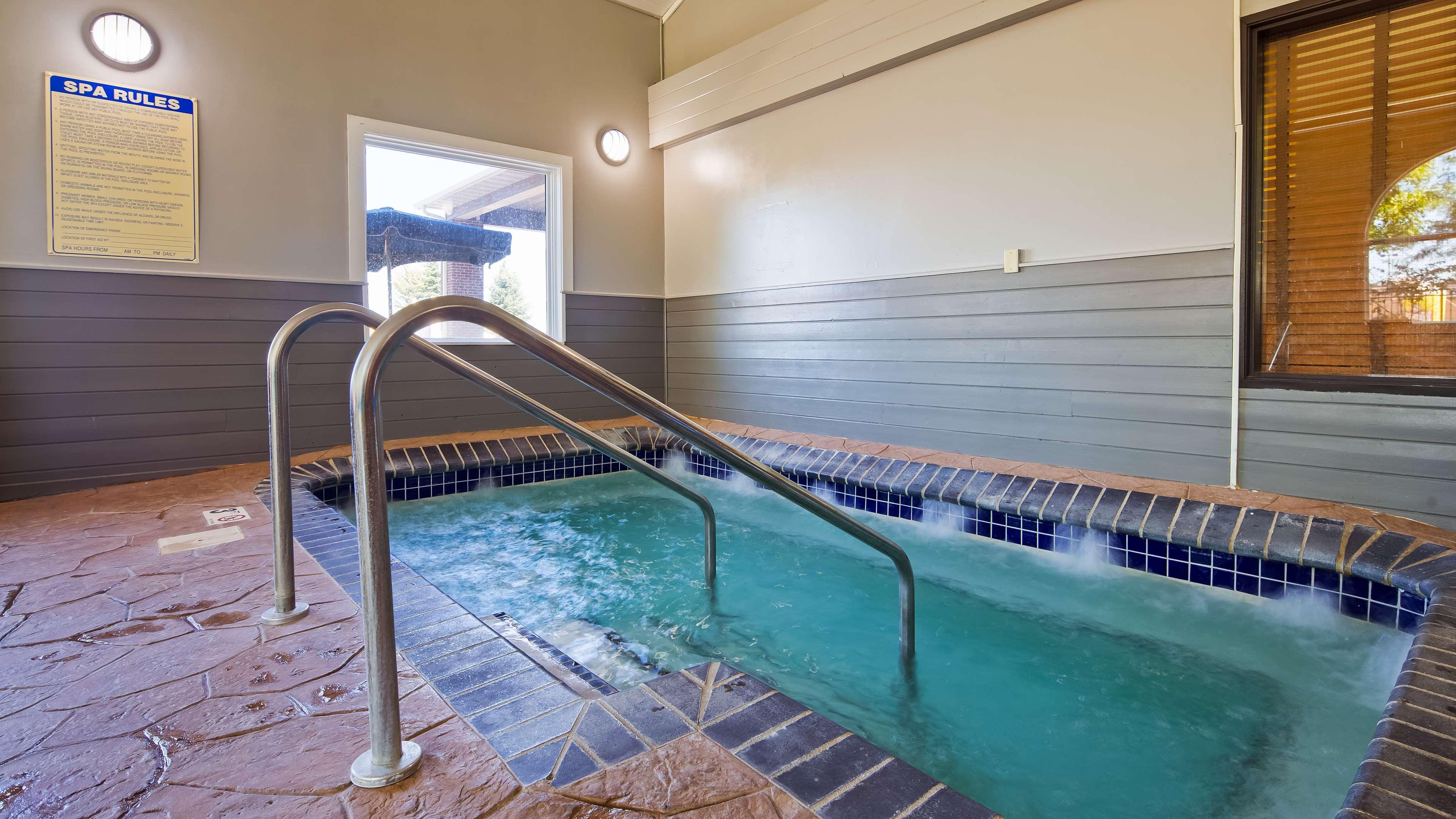 Best Western Alexandria Inn Bagian luar foto