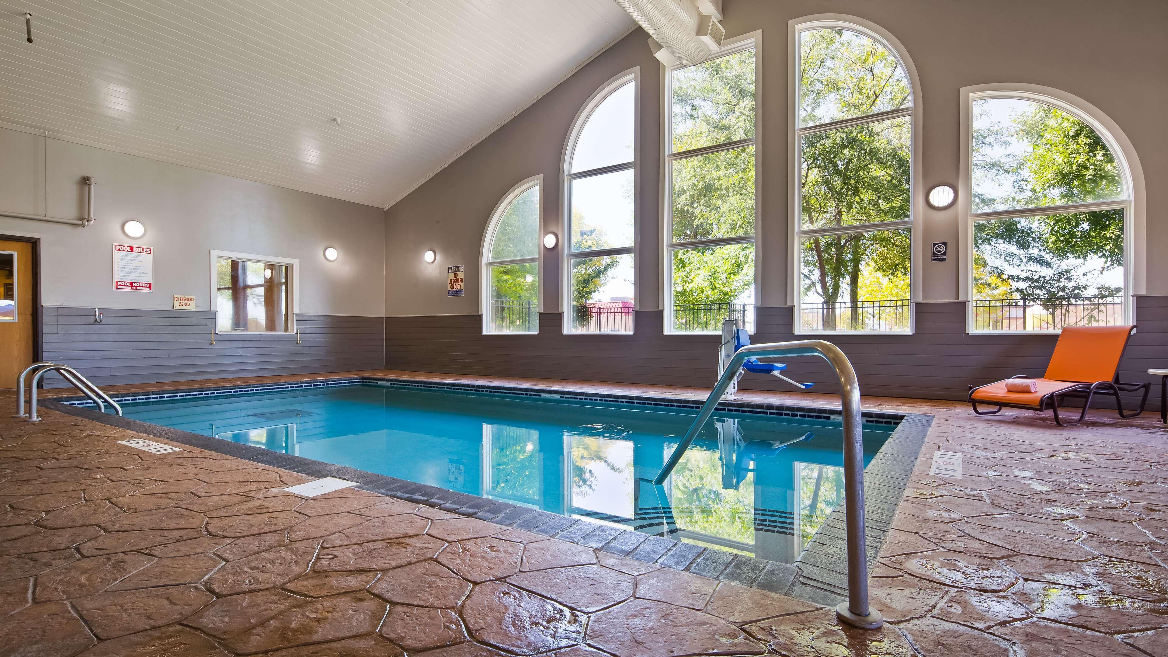 Best Western Alexandria Inn Bagian luar foto